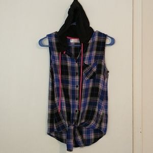 No Boundaries Sleeveless Button Shirt - XS